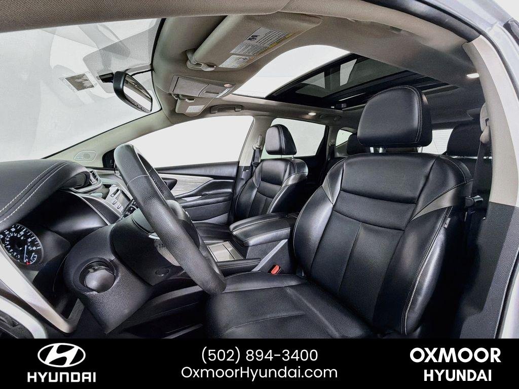 Used 2017 Brilliant Silver Metallic Nissan SL image 22