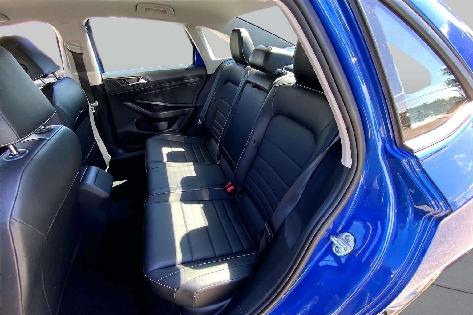 Used 2024 Rising Blue Metallic Volkswagen SE image 19
