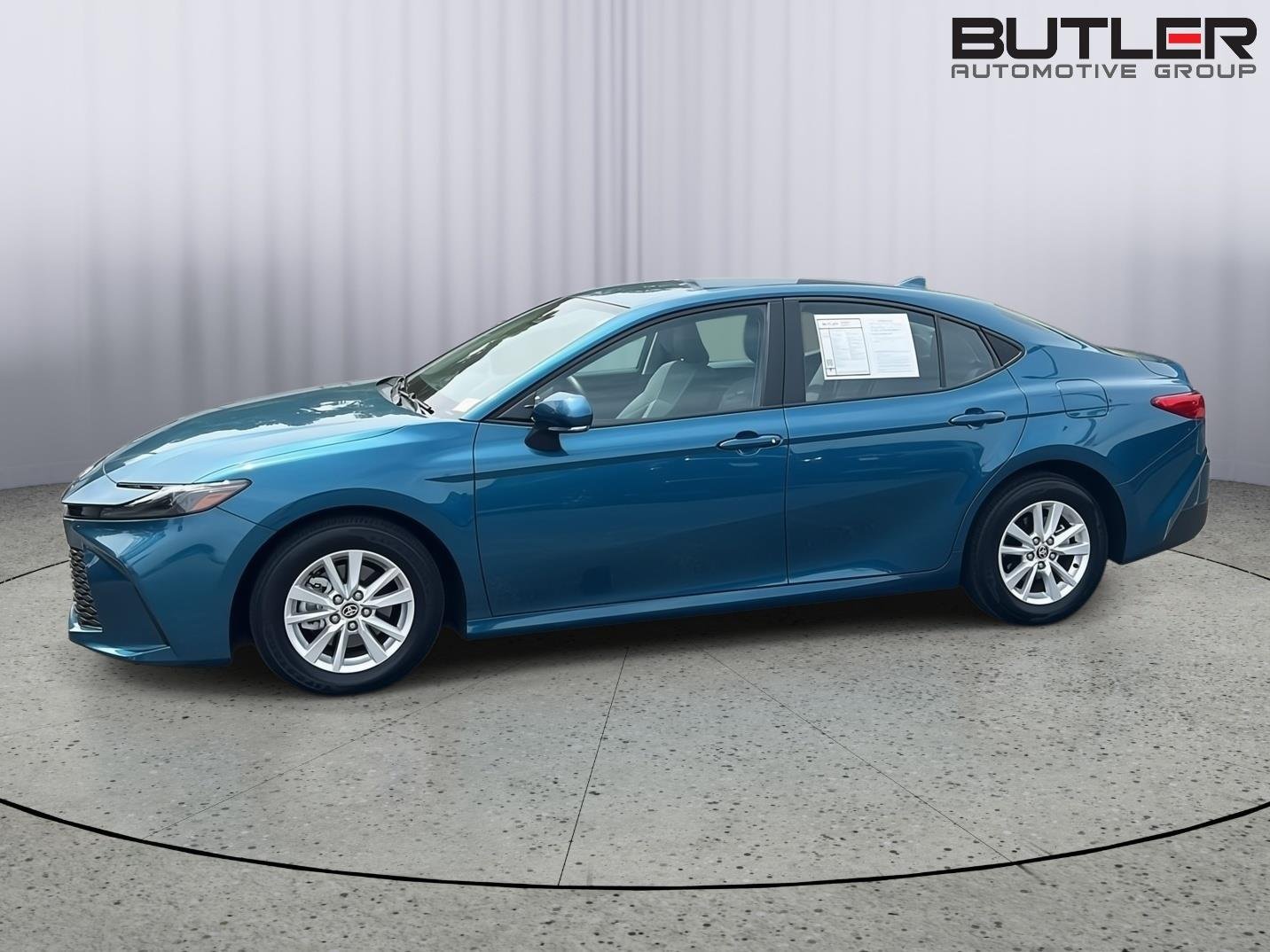 Used 2025 Ocean Gem Toyota LE image 3