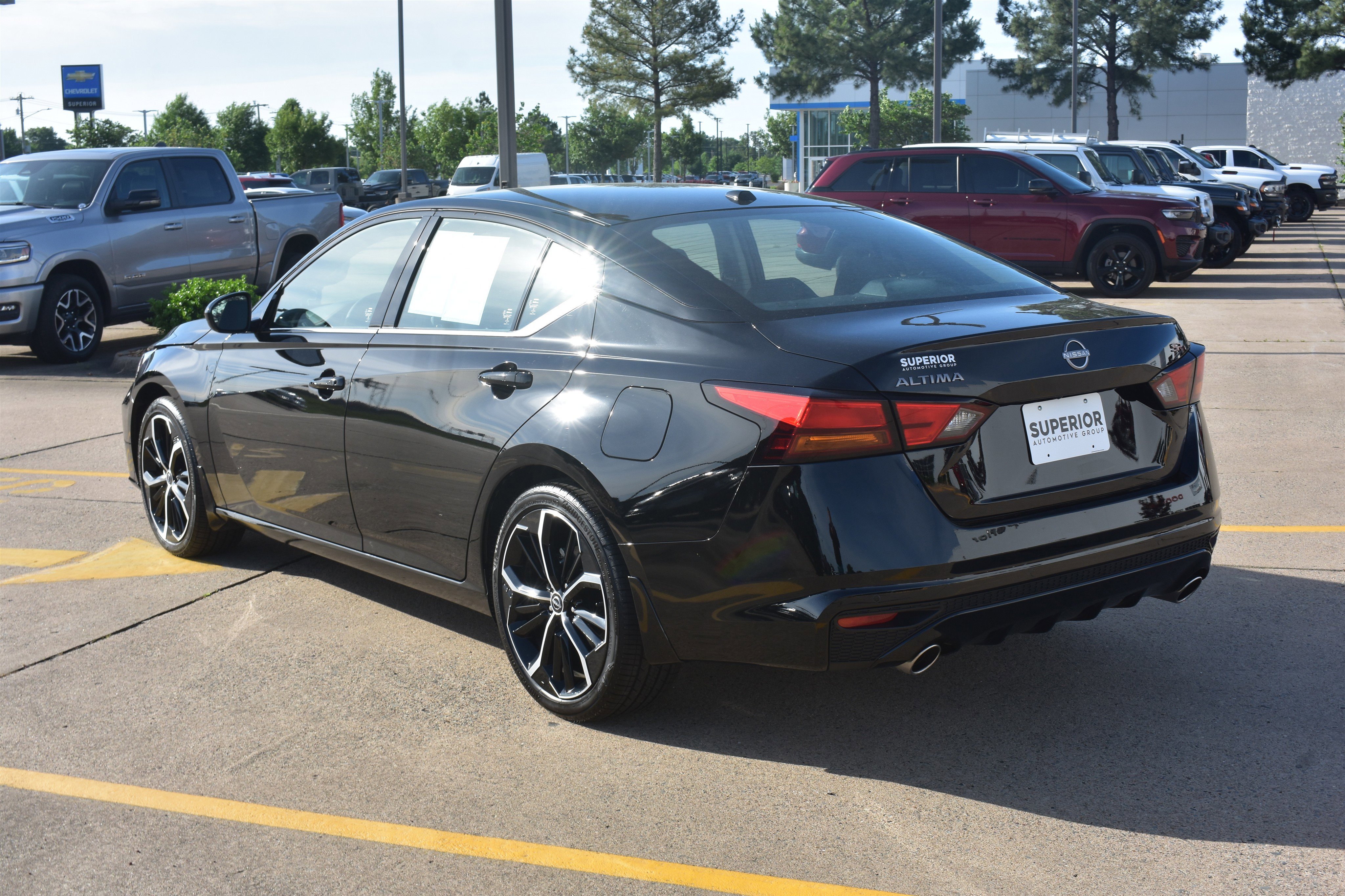 Used 2025 Super Black Nissan SR image 9
