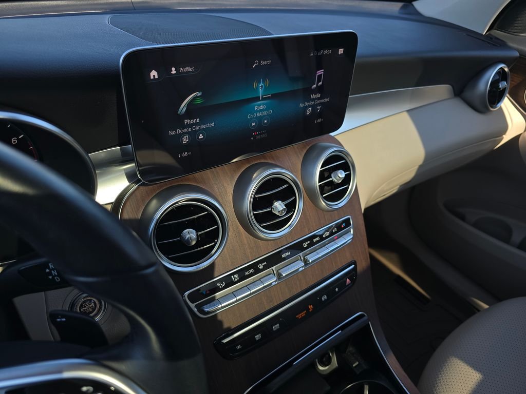 Used 2021 Blue Mercedes-Benz GLC 300 image 25