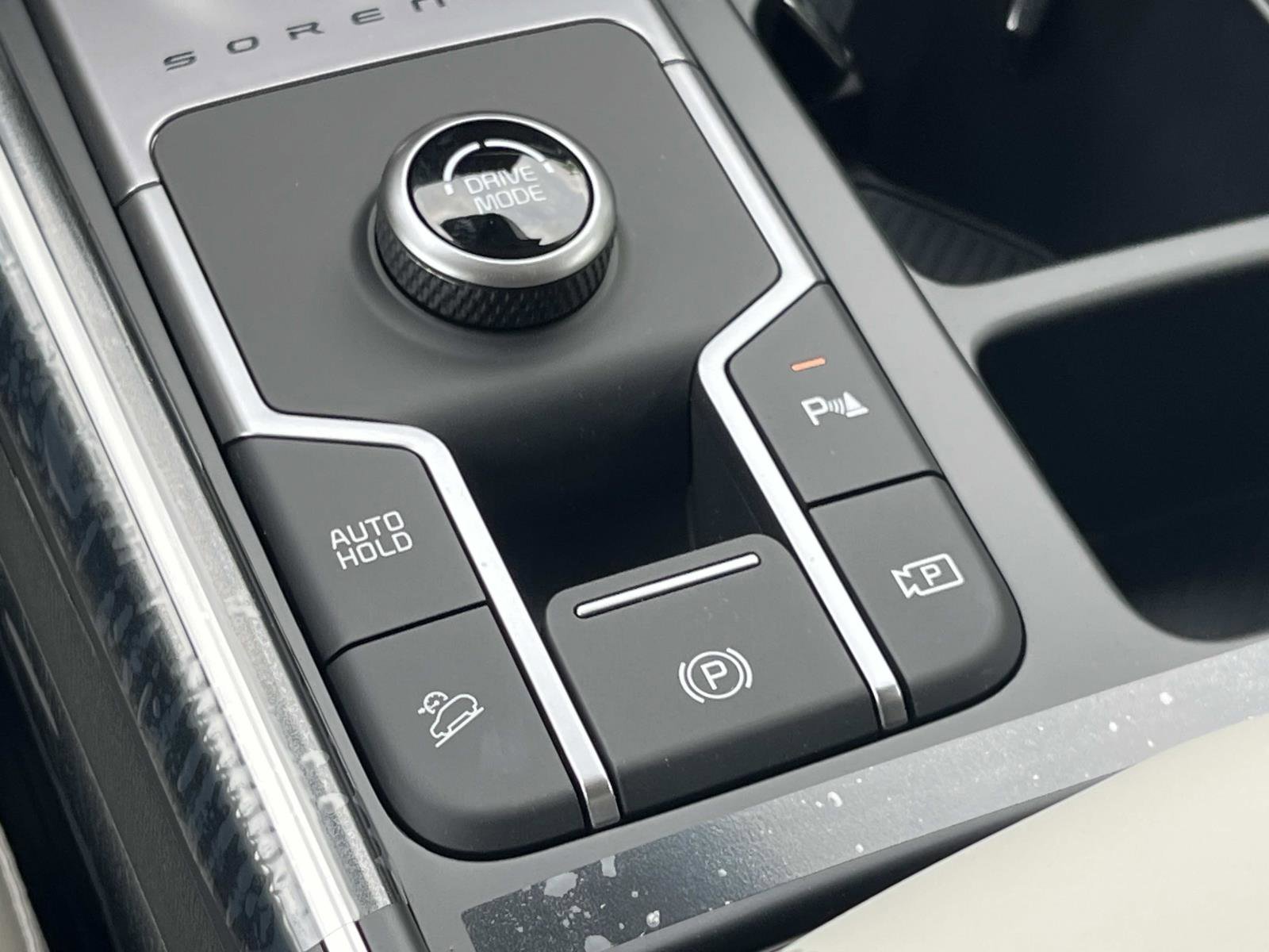 New 2026 Snow White Pearl Kia EX image 30