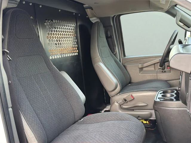 Used 2025 White GMC Work Van image 20