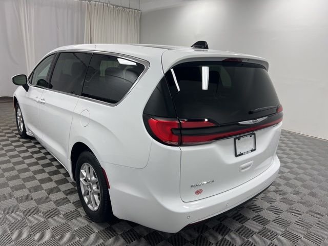 Used 2023 White Chrysler Touring L image 6