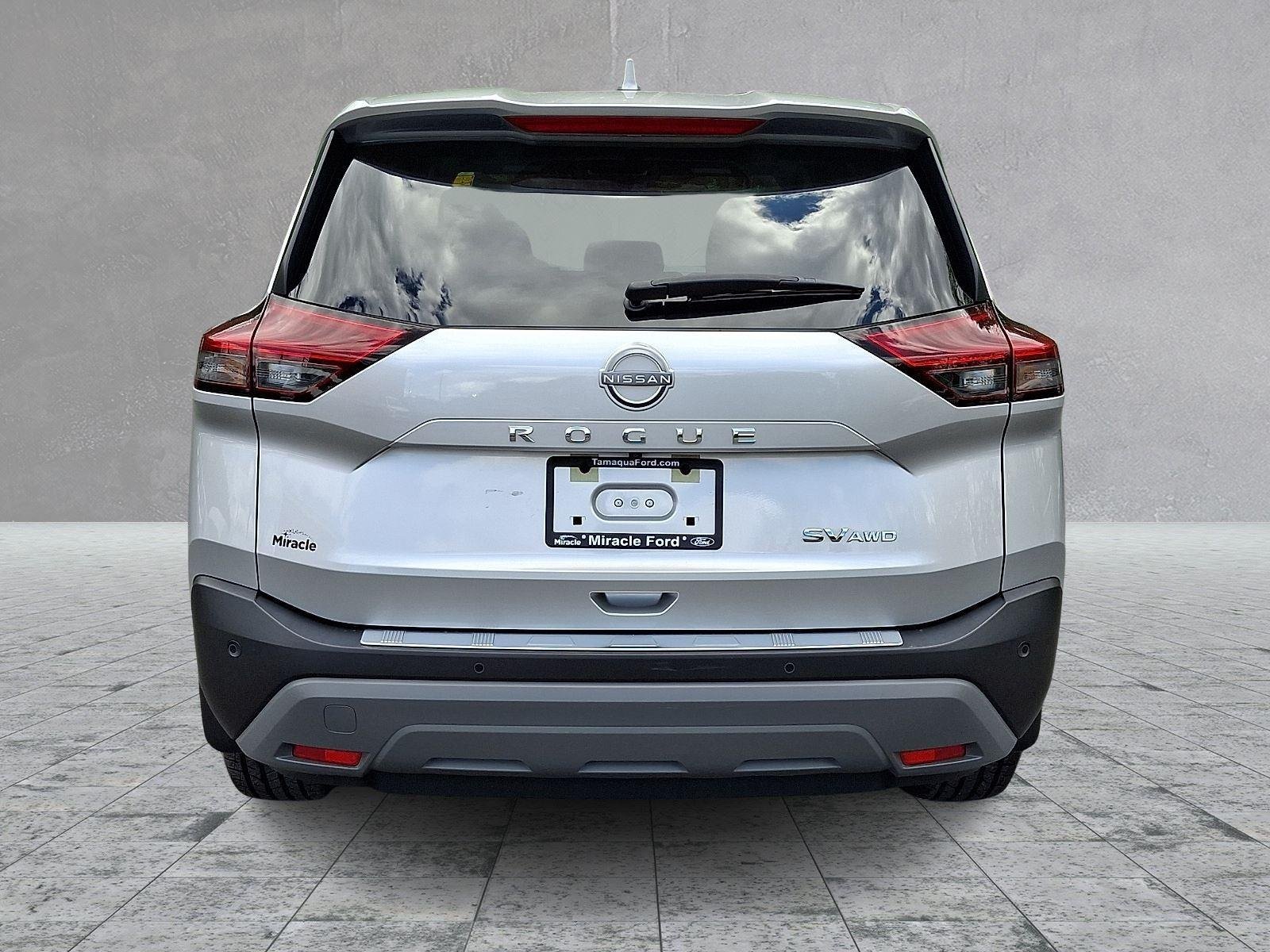 Used 2023 Brilliant Silver Metallic Nissan SV image 5
