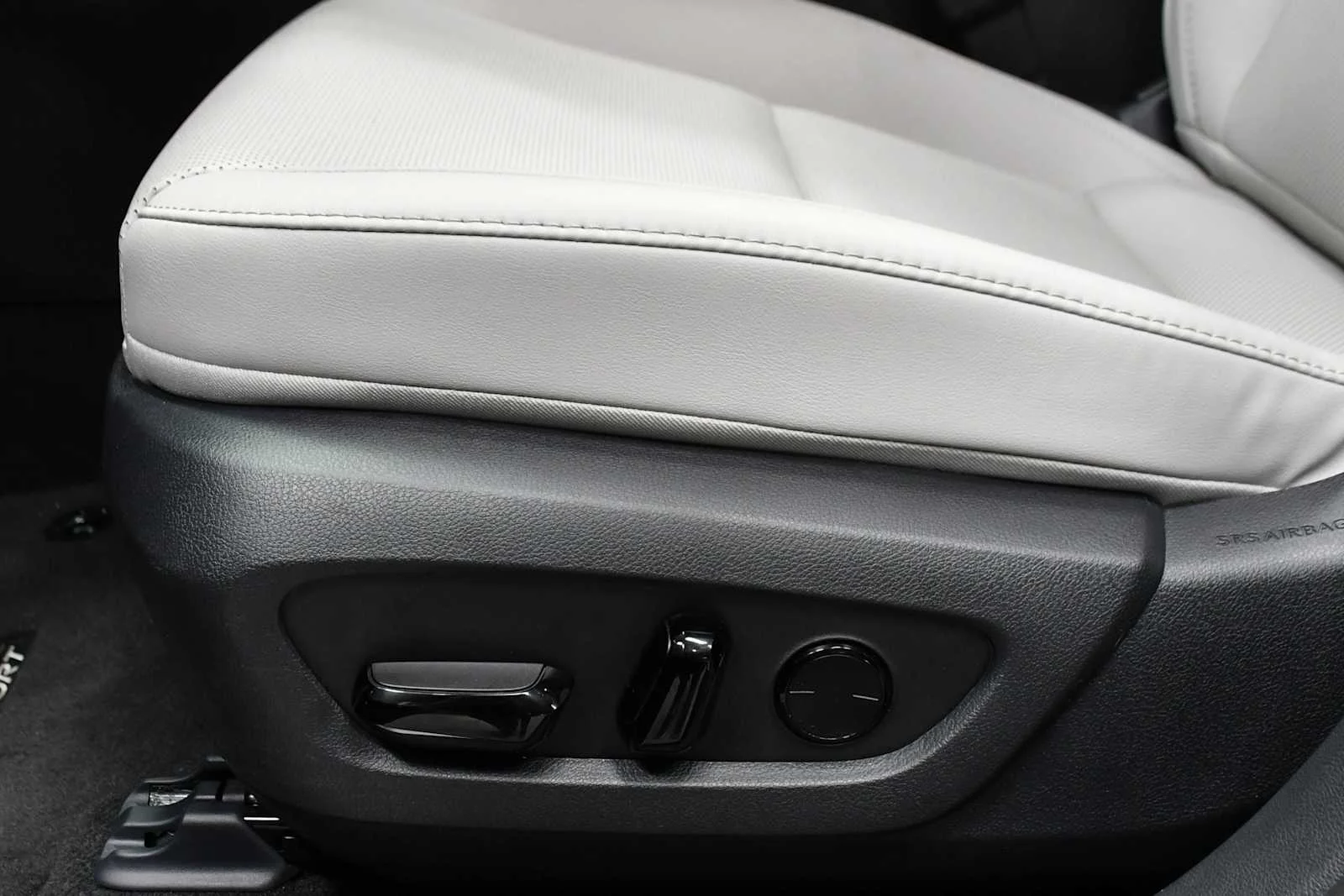 Certified Used 2025 CAVIAR Lexus F SPORT Design image 16