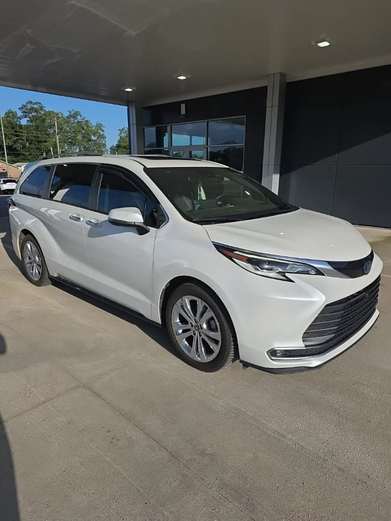 Used 2023 Beige Toyota Platinum image 3