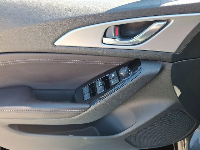 Used 2017 Gray Mazda Touring 2.5 image 11