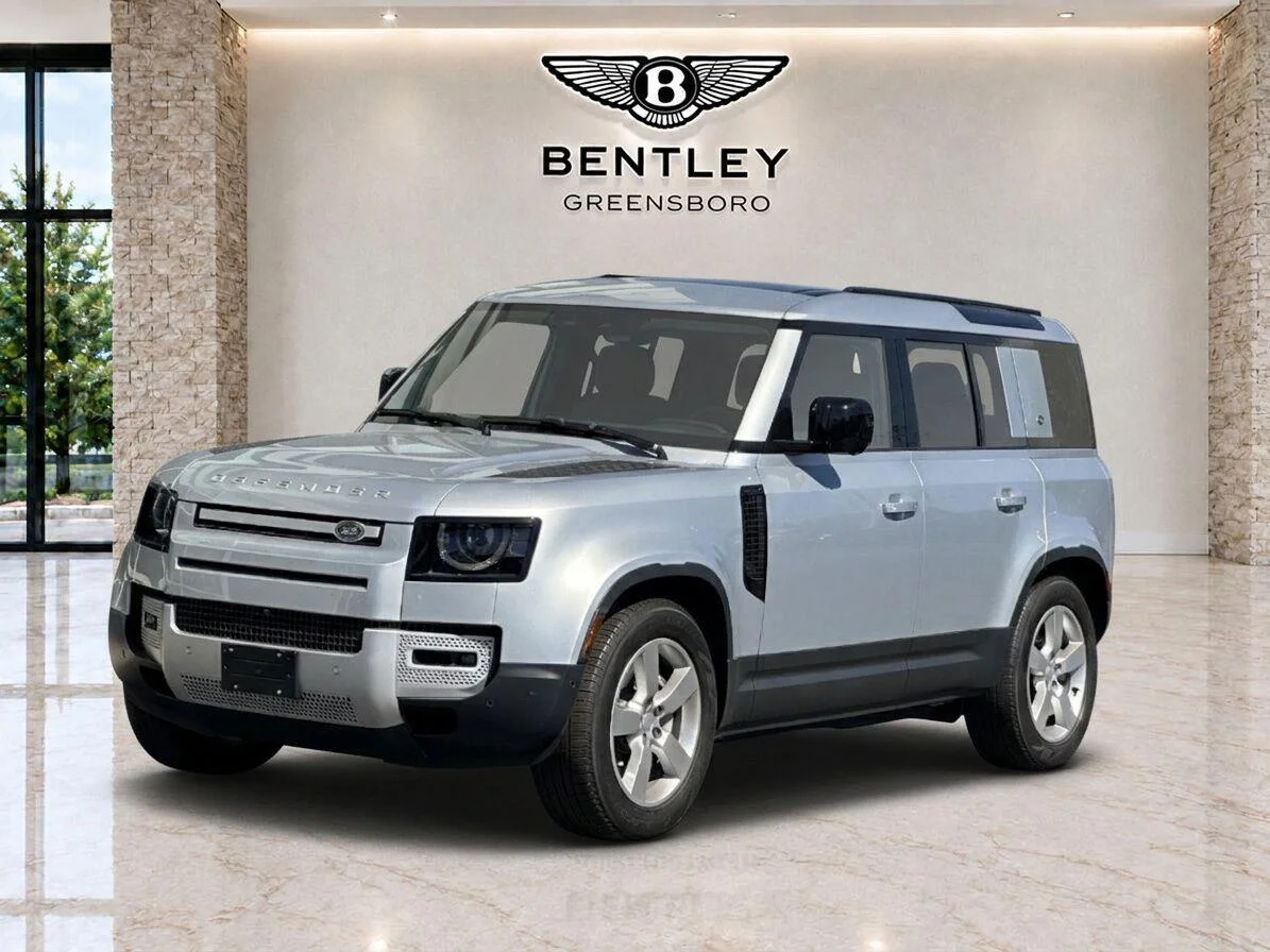 Used 2024 Hakuba Silver Metallic Land Rover S image 1