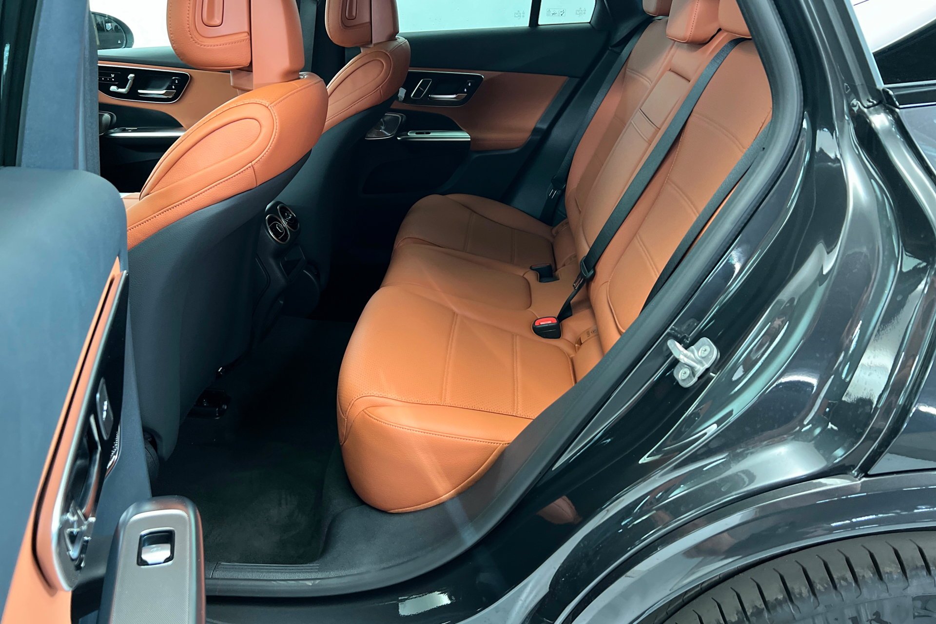 New 2027 Graphite Grey Metallic Mercedes-Benz GLC 300 image 22