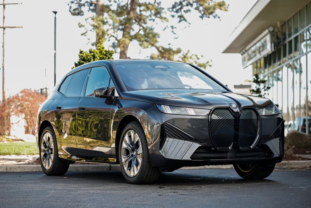 2026 BMW iX xDrive45's photo