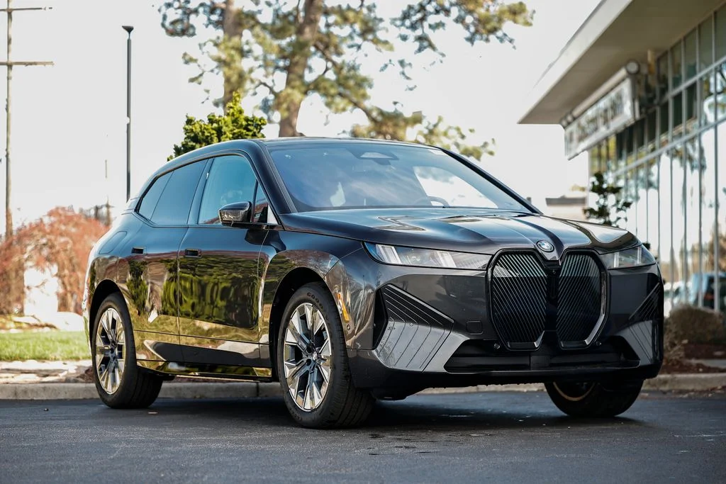 2026 BMW iX xDrive45's photo