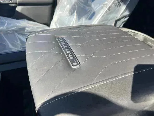 2026 RAM 1500 Limited - Photo 23