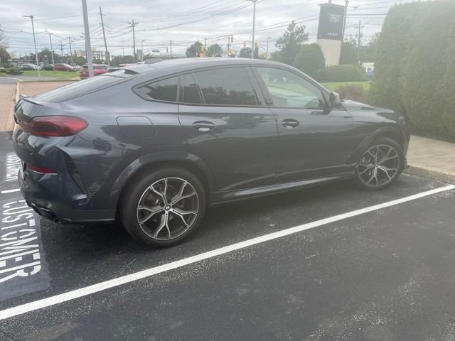 Used 2021 Gray BMW xDrive40i image 4