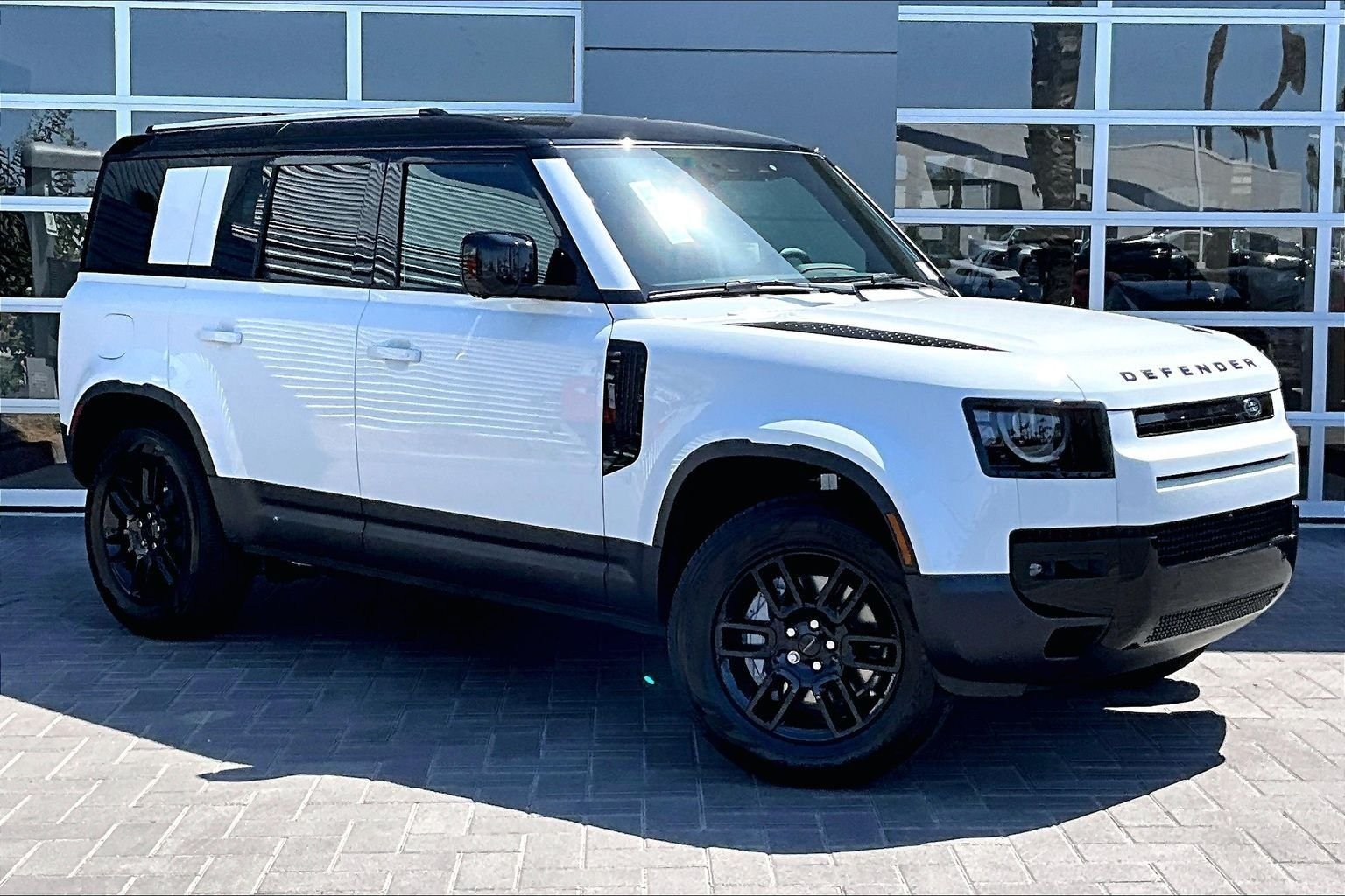 New 2026 Fuji White LAND ROVER S image 2