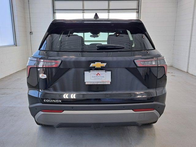 Used 2025 Mosaic Black Metallic Chevrolet LT image 6