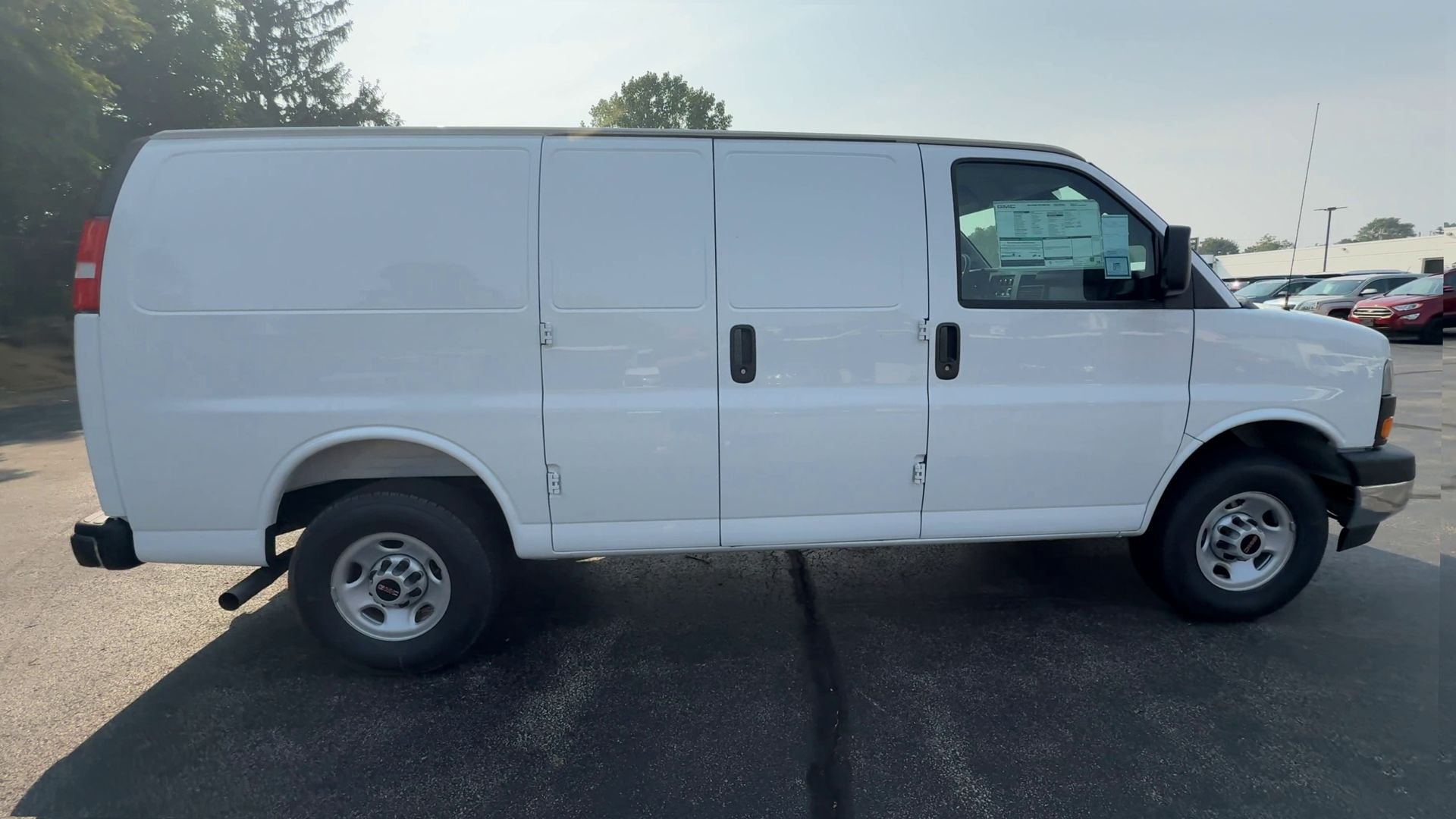 2025 GMC Savana Cargo Work Van - Photo 9
