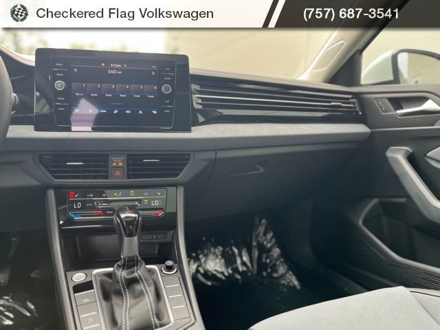2026 Volkswagen Jetta SE - Photo 6