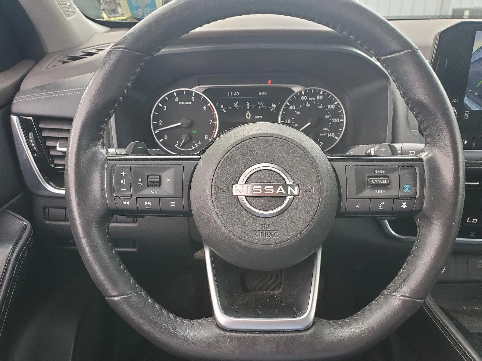 Used 2022 Boulder Gray Pearl Nissan SL image 10