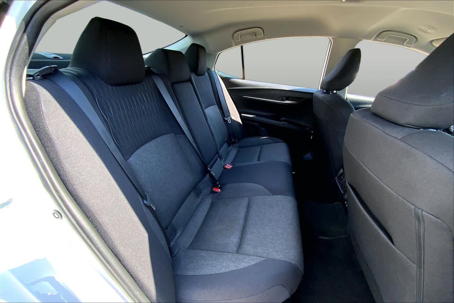 Used 2025 Ice Cap Toyota LE image 19
