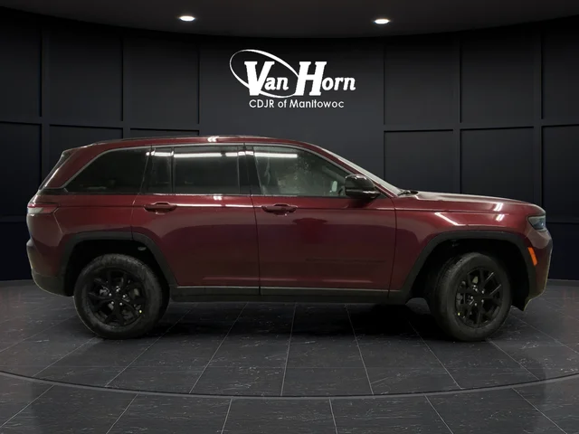 New 2026 Velvet Red Pearl-Coat Exterior Paint Jeep Altitude image 2