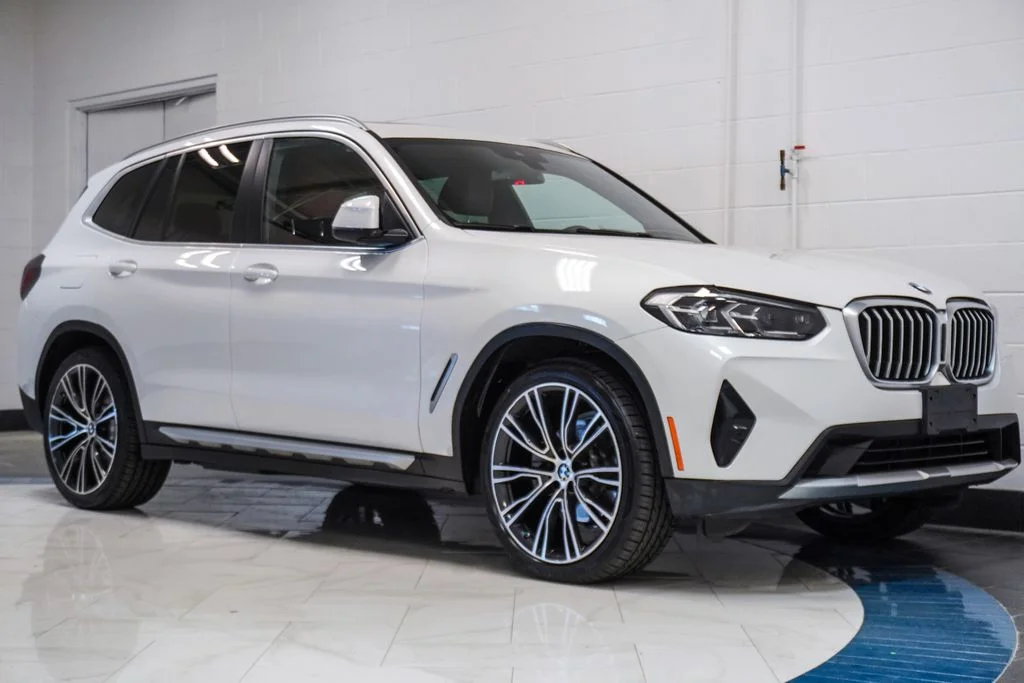 Used 2023 White BMW xDrive30i image 5