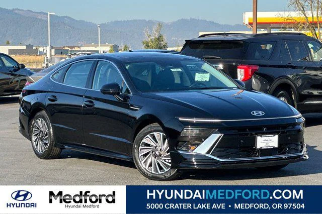 New 2025 Hyundai SONATA HYBRID Limited 4dr Car in Medford #47261 New 2025 Hyundai SONATA HYBRID Limited 4dr Car in Medford #47261