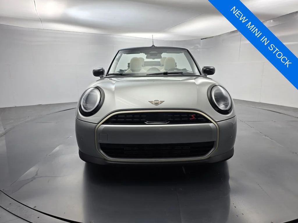 New 2026 Silver MINI Signature Plus image 2