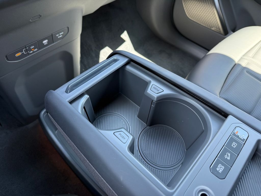 New 2026 Glacial White Kia Land AWD image 31