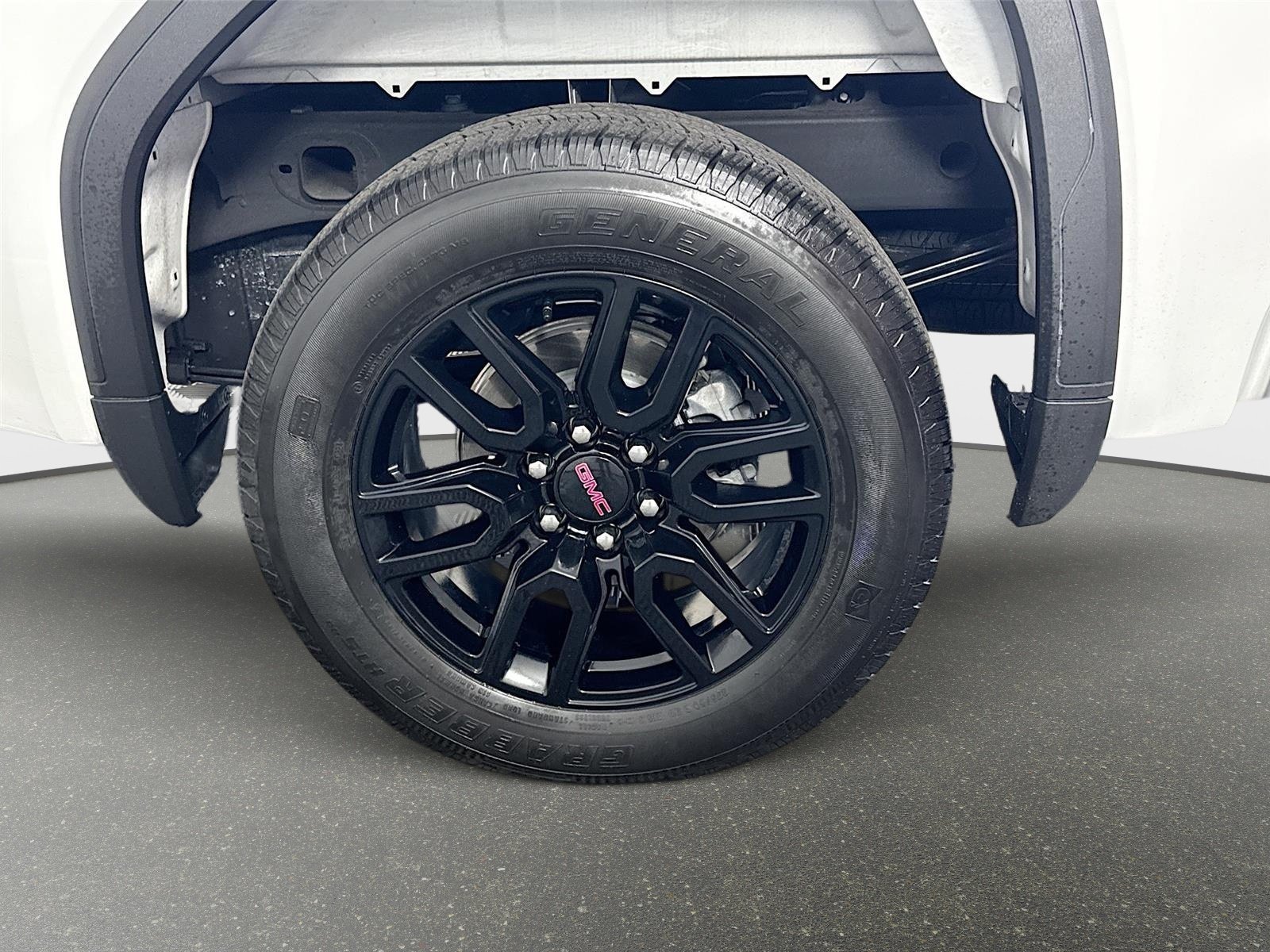 Used 2024 Summit White GMC Elevation image 30
