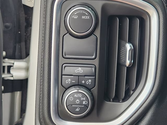 Used 2021 SILVER ICE METALLIC Chevrolet LT image 21