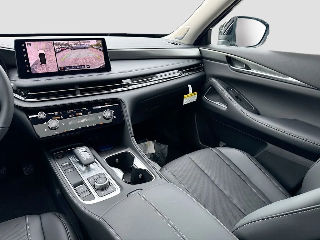 New 2027 MINERAL BLACK INFINITI Luxe FWD image 25