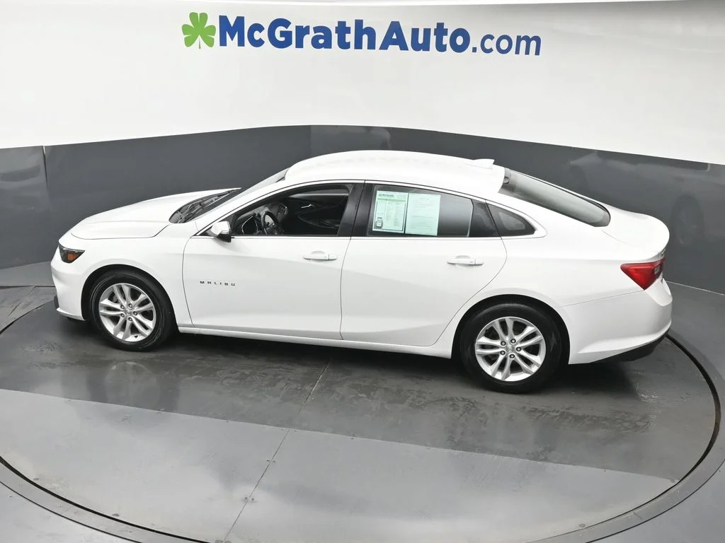Used 2016 White Chevrolet LT image 23