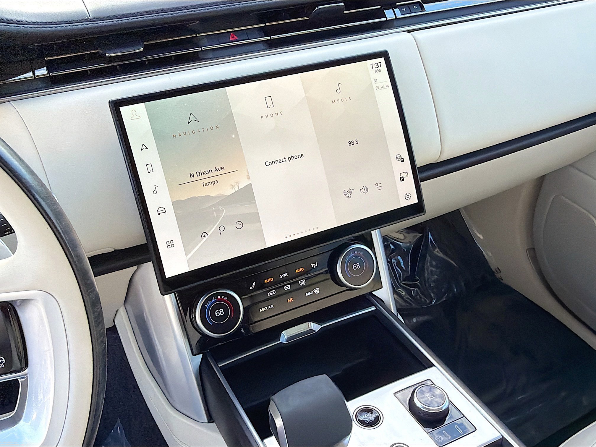 Certified Used 2023 White Land Rover Autobiography image 29