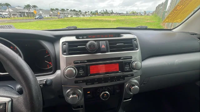 Used 2013 Silver Toyota Limited image 28