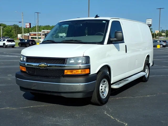 2025 Chevrolet Express Cargo WT