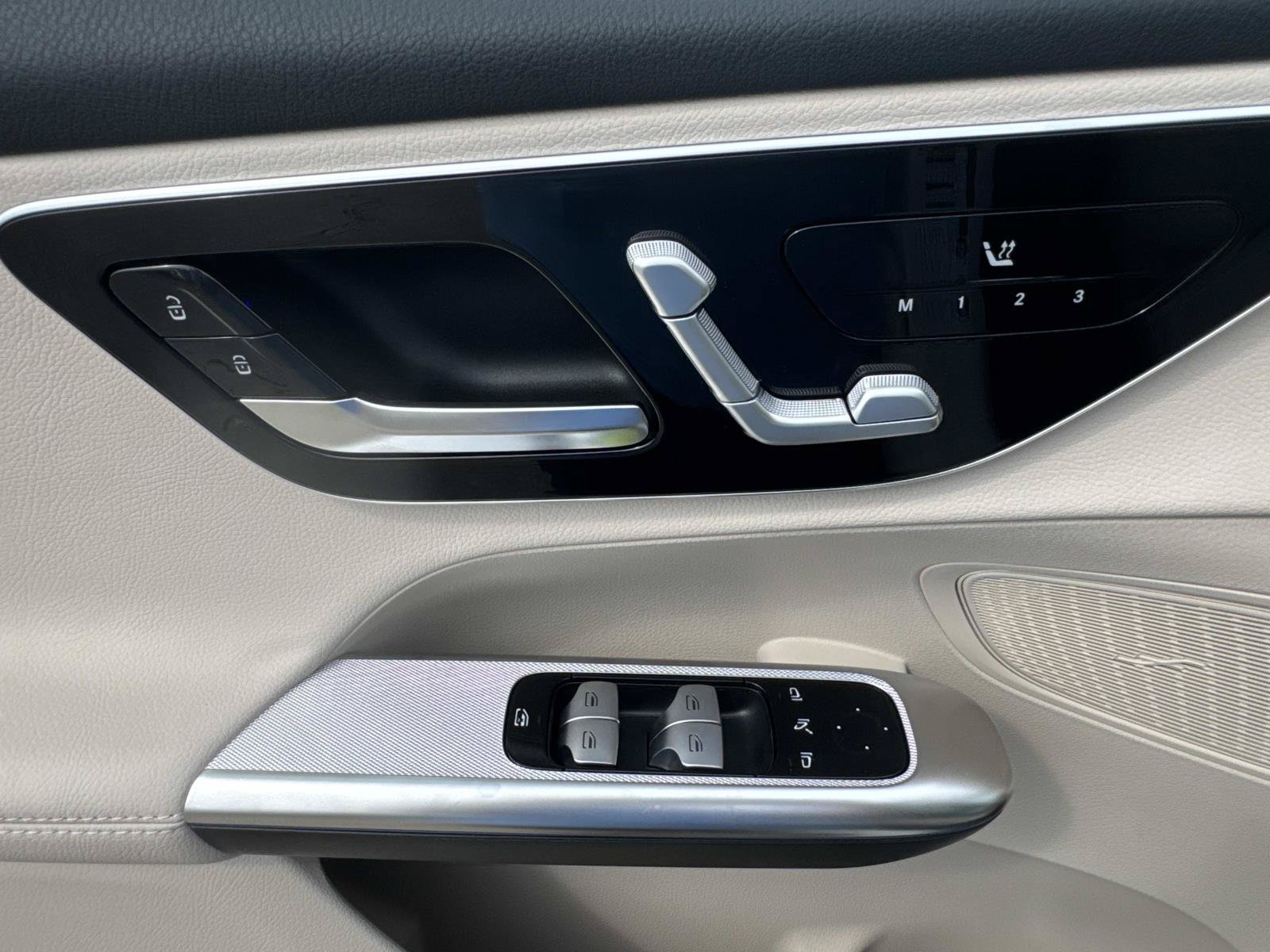 New 2027 White Mercedes-Benz GLC 300 Coupe image 13