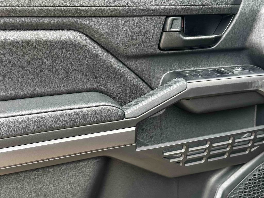 2026 Toyota Tacoma SR5 - Photo 12