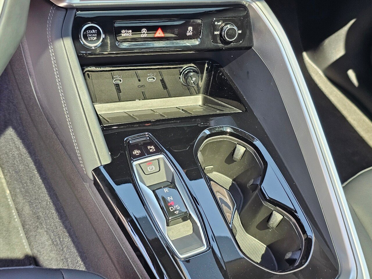 Used 2025 White Audi  image 11