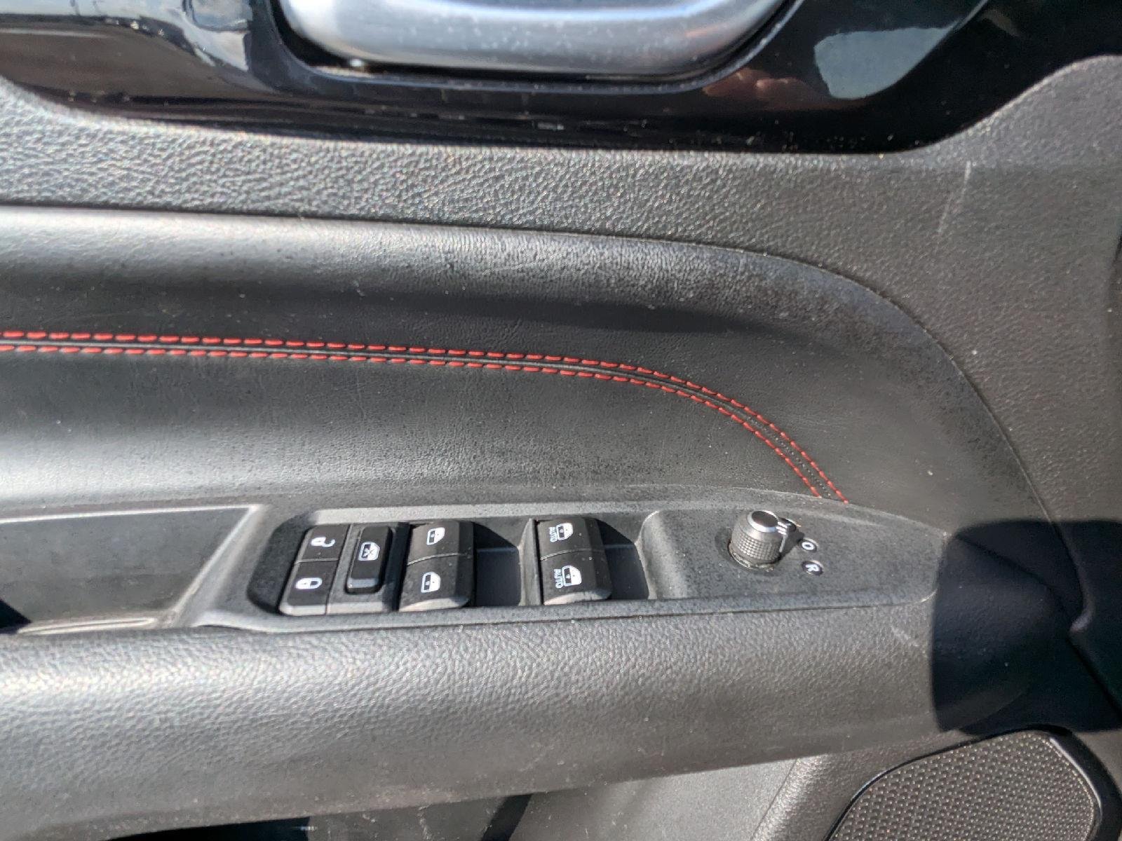 Used 2025 Silver Zynith Metallic Clearcoat Jeep Trailhawk image 24