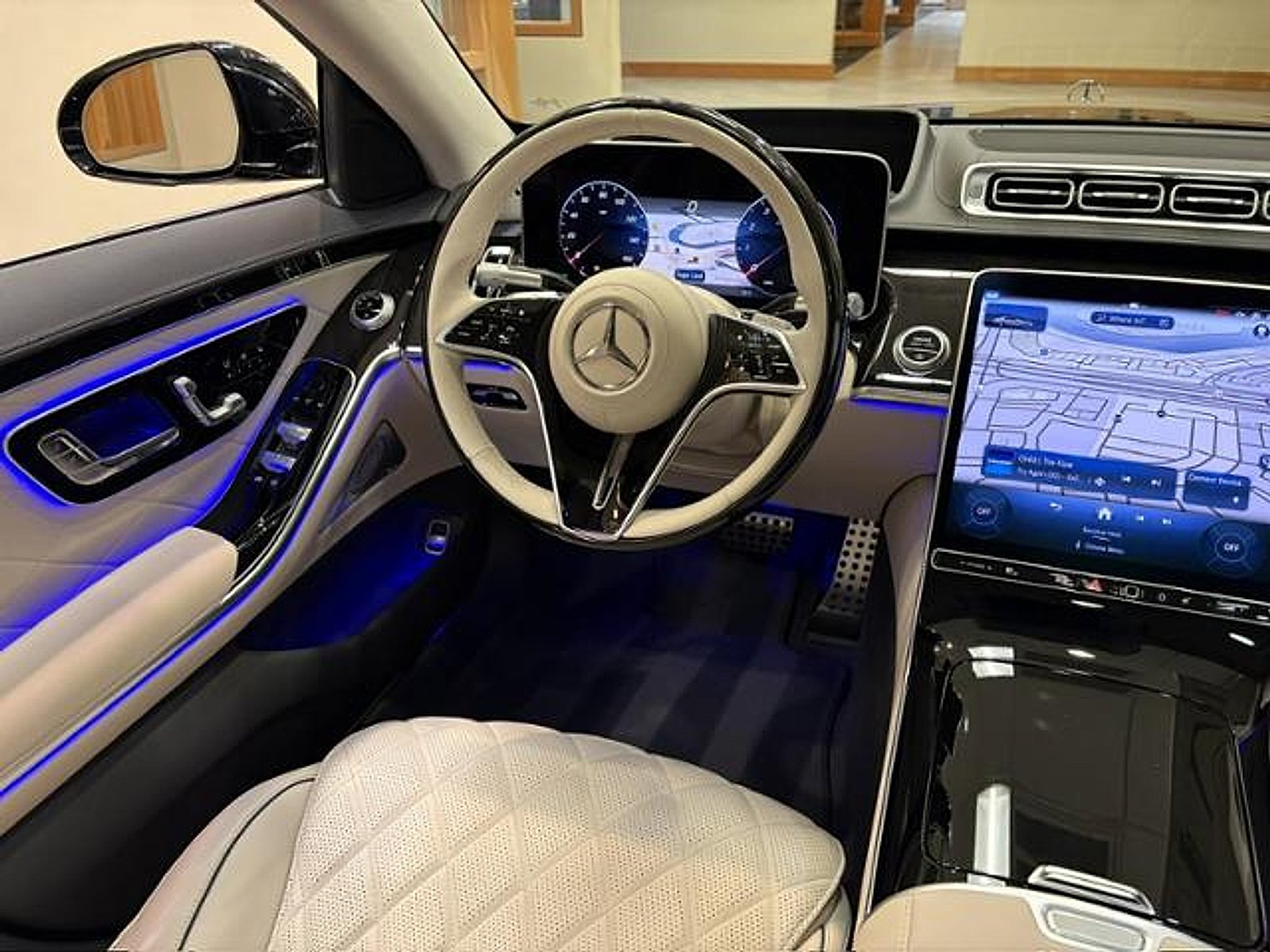 New 2026 Emerald Green Metallic Mercedes-Benz S 580 image 30