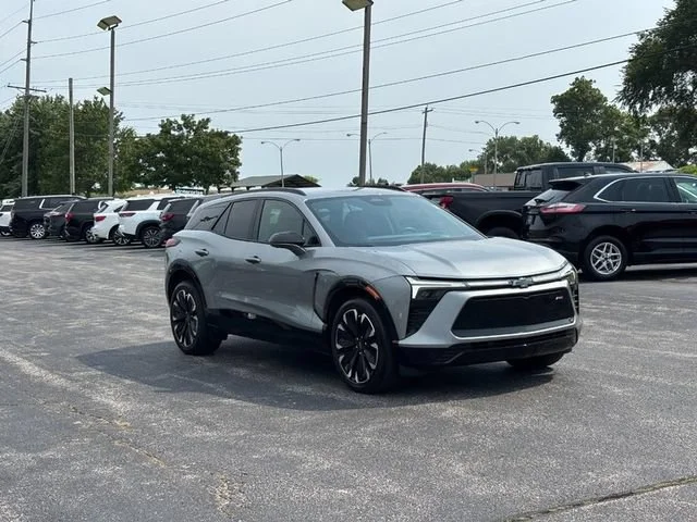Used 2024 Sterling Gray Metallic Chevrolet RS image 7