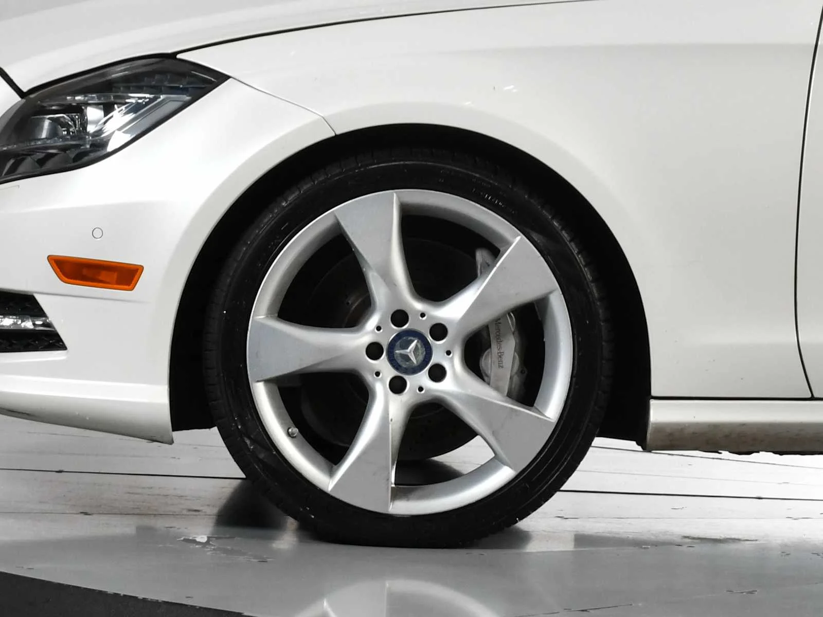 Used 2013 Diamond White Metallic Mercedes-Benz CLS 550 image 11