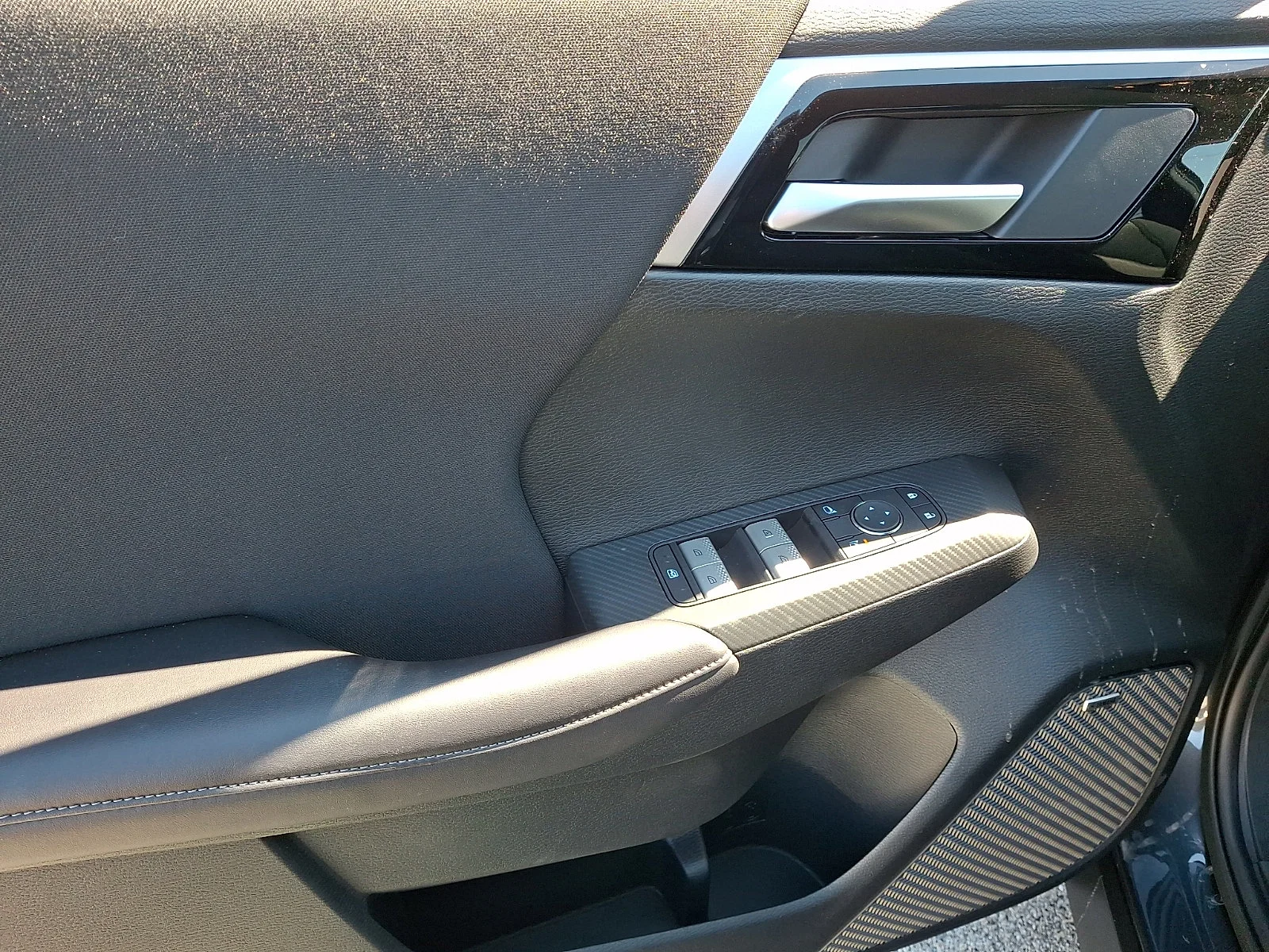 New 2026 Gray Mitsubishi ES image 11
