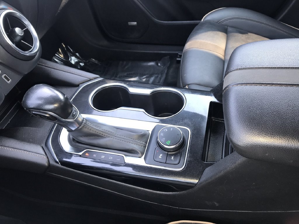 Used 2022 Blue Chevrolet Premier image 21