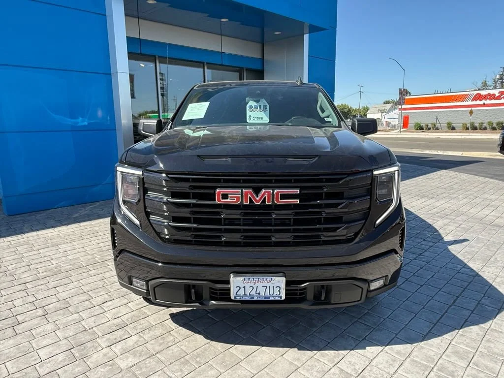 Used 2023 Onyx Black GMC Elevation image 3