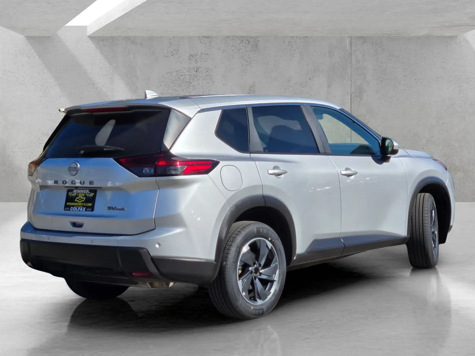 Used 2024  Nissan SV image 4