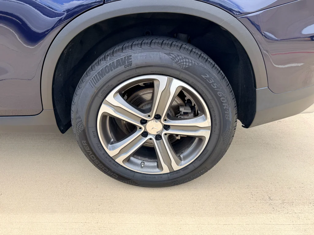 Used 2016 Lunar Blue Metallic Mercedes-Benz 300 image 29
