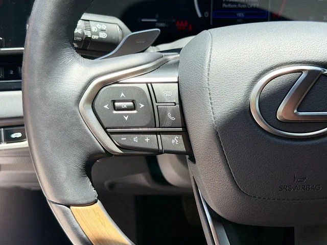 Certified Used 2025 White Pearl Lexus RX 350 Premium image 39