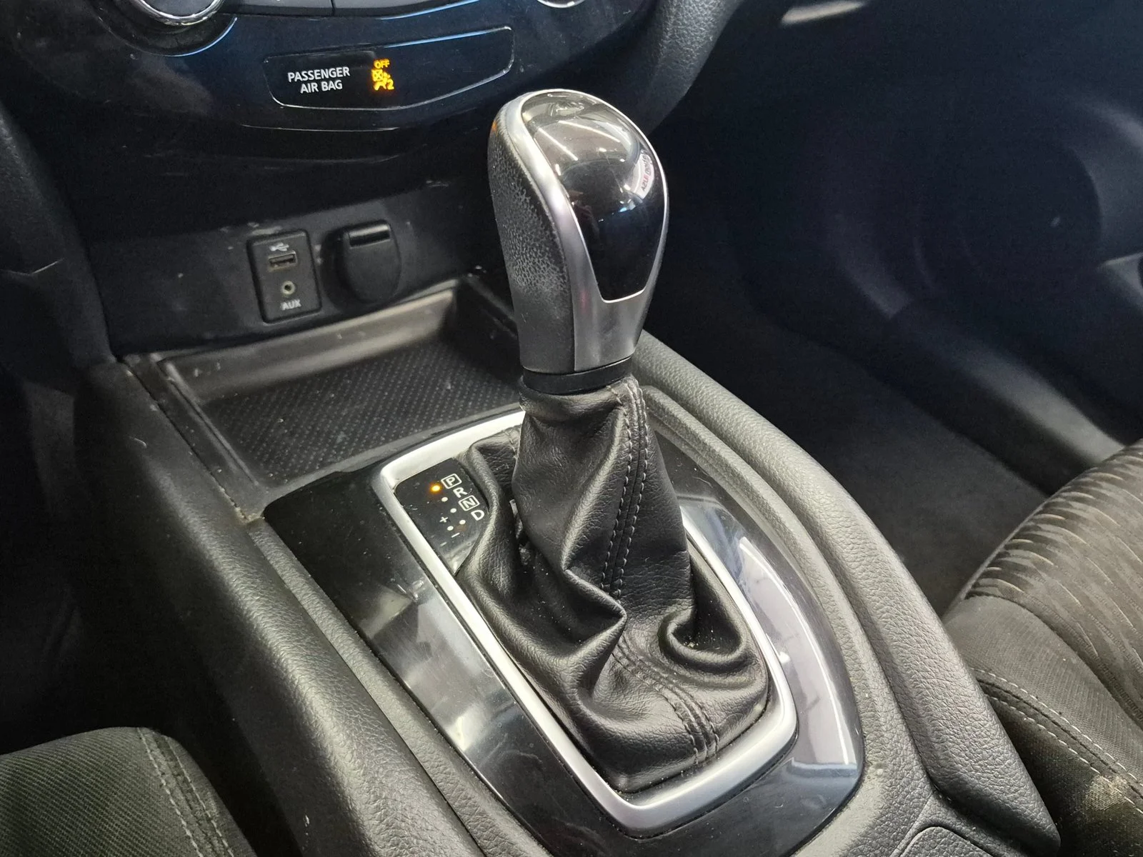 Used 2017 Glacier White Nissan SV image 15